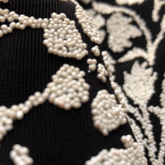 Beautiful beaded black and white tank top - Picture 6 of 8